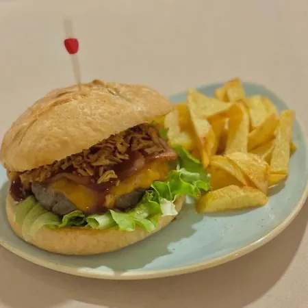 ホテル クエリ 3*